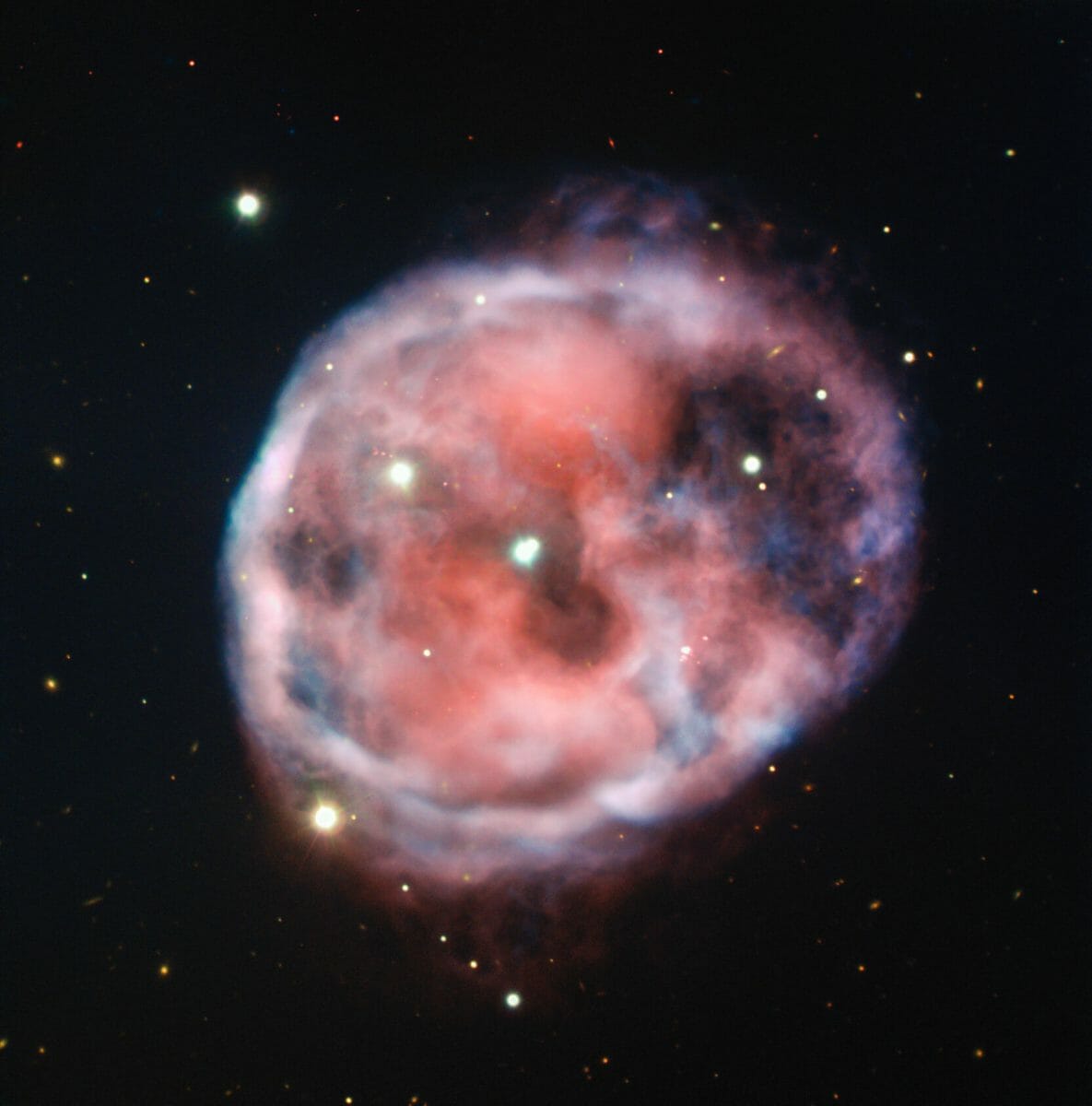 「どくろ星雲」こと惑星状星雲「NGC 246」