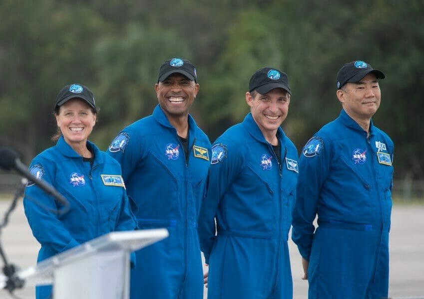 野口聡一宇宙飛行士ら4名がケネディ宇宙センターに到着、11月15日打ち上げ予定