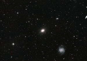 引き裂かれる銀河 なぜ「NGC1052-DF4」はダークマターを失ったのか?