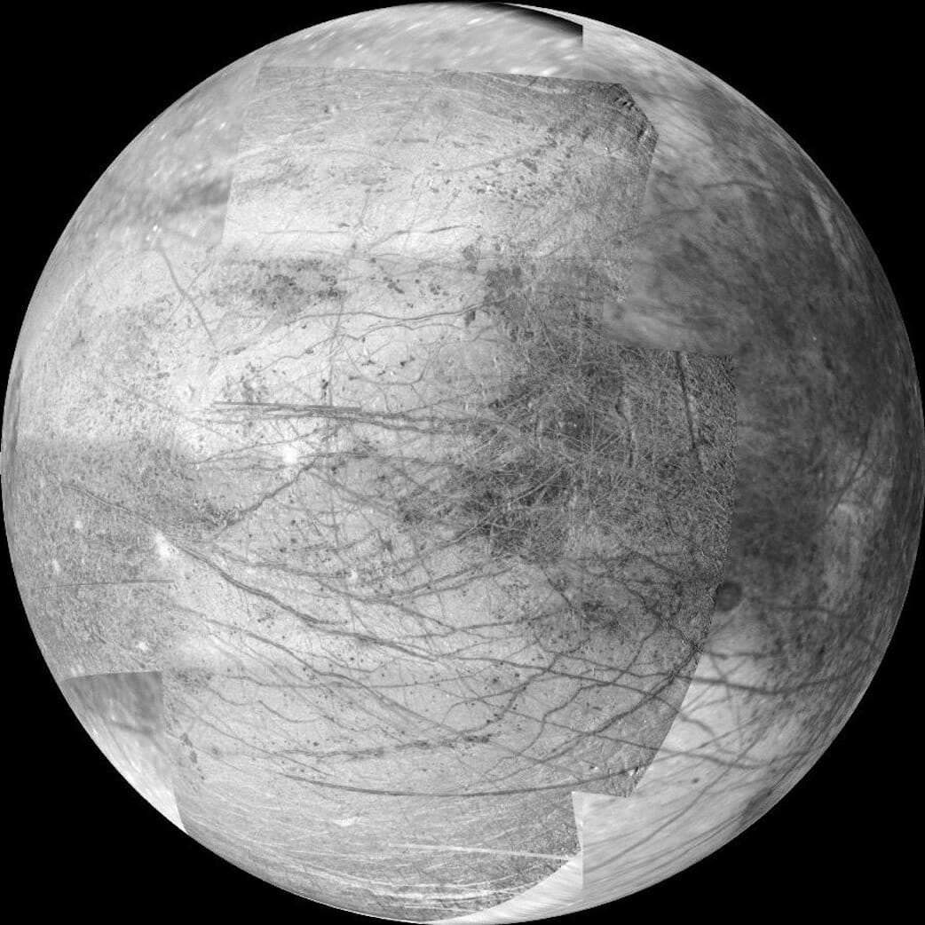 木星の衛星エウロパの画像。NASAの木星探査機ガリレオによって撮影された。(Credit:NASA/JPL/University of Arizona)