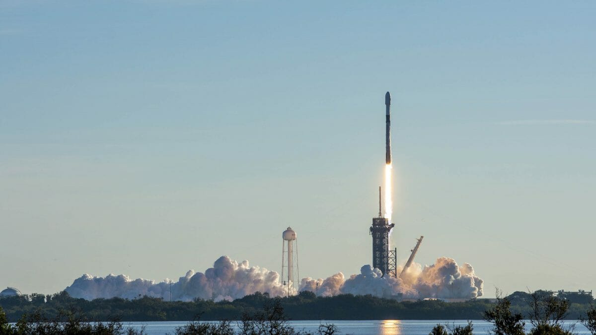 スペースX、2021年初のスターリンク衛星60基の打ち上げ成功　累計1000基超える