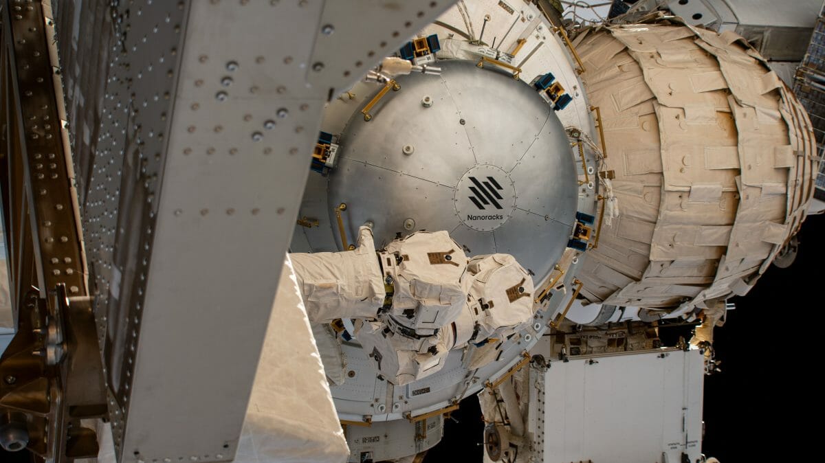 ISSに新エアロック「ビショップ」設置、超小型衛星放出や科学実験用