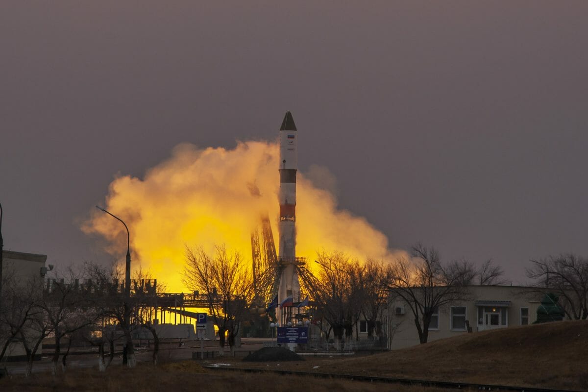 バイコヌール宇宙基地から打ち上げられる「プログレス」補給船を搭載したソユーズ2.1aロケット（Credit: Roscosmos）