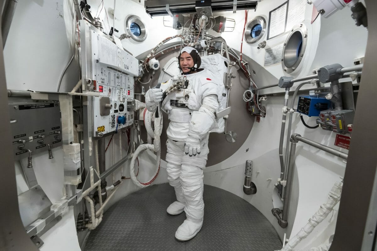船外活動に関わる訓練を行うJAXAの野口聡一宇宙飛行士。2020年撮影（Credit: JAXA/NASA）