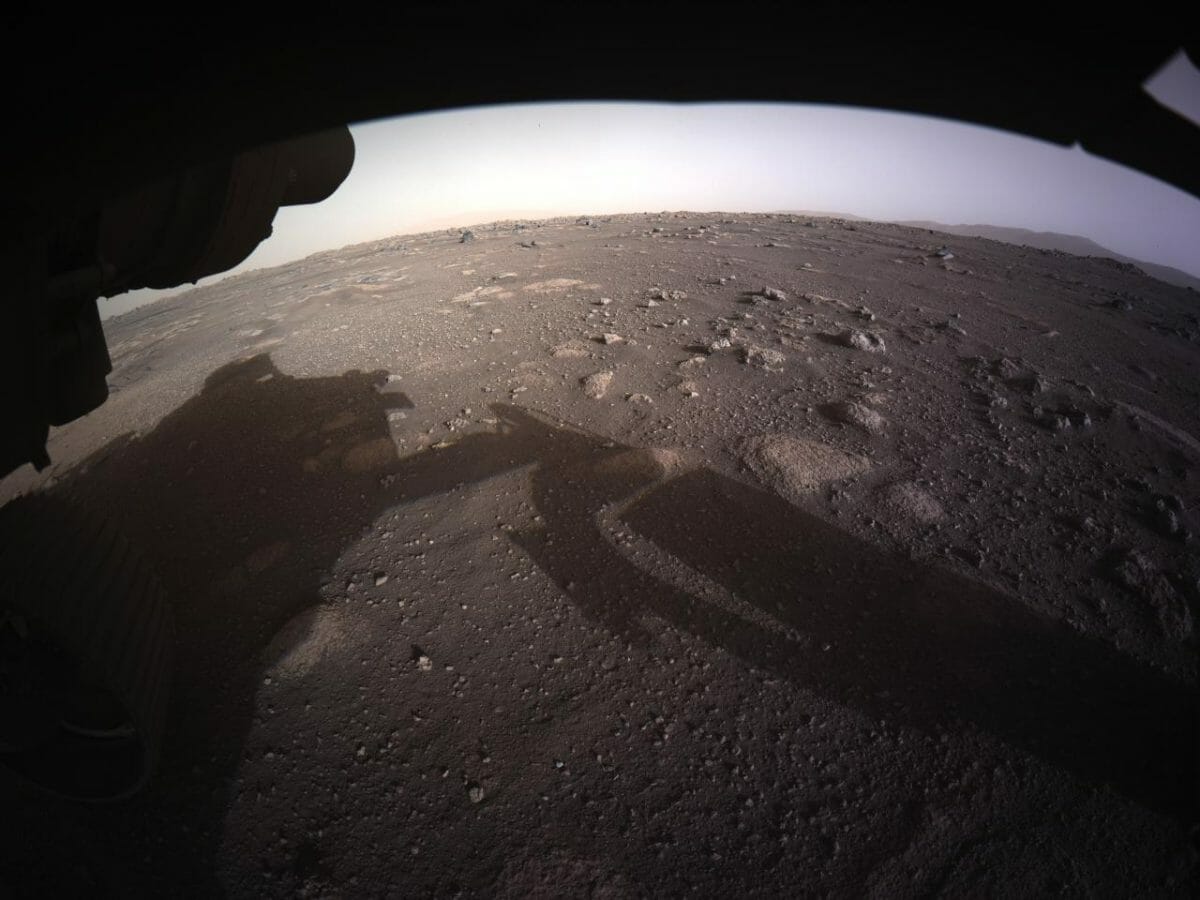 NASAの火星探査車「Perseverance」が撮影した初のカラー画像が到着！