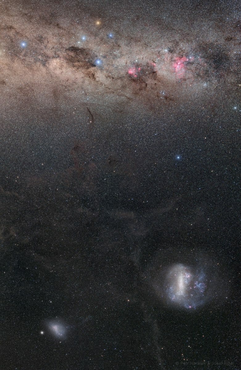  Galaxies and the South Celestial Pole（Credit: Petr Horalek, Josef Kujal）