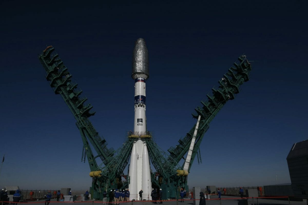 発射台にそびえ立つソユーズロケット（Credit：GK Launch Services）