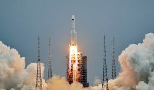中国のロケット「長征5号B」コアステージ間もなく落下の見込み、独自の宇宙ステーション建設に使用