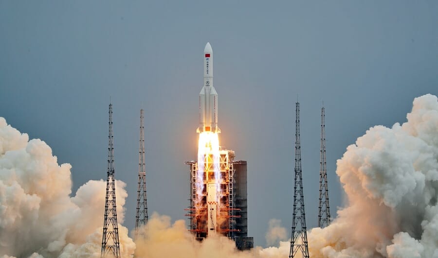 中国のロケット「長征5号B」コアステージ間もなく落下の見込み、独自の宇宙ステーション建設に使用