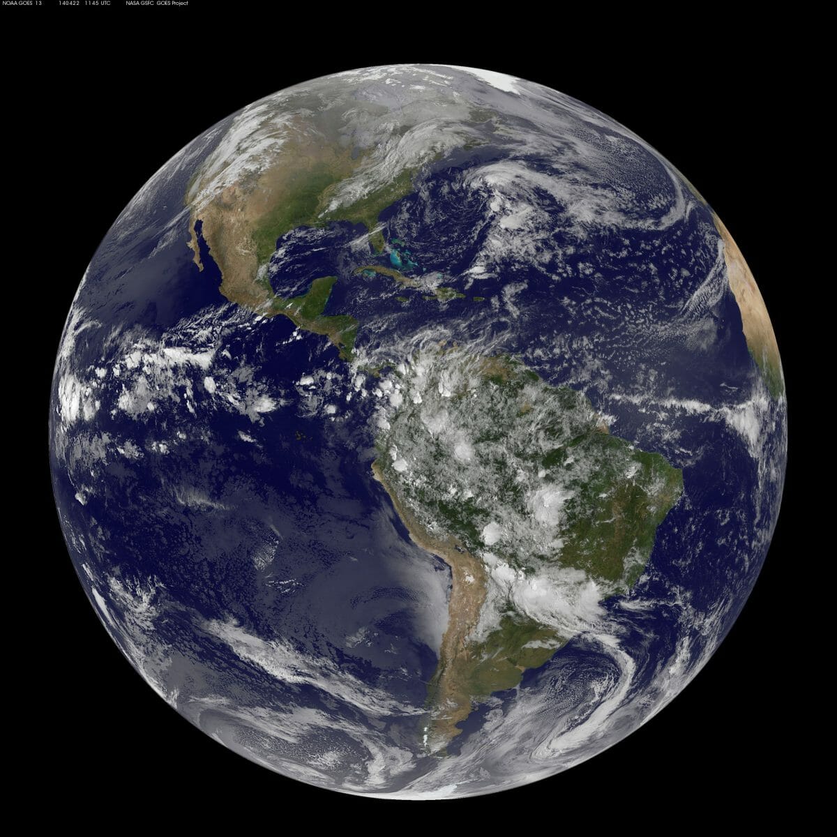GOES-East衛星により撮影された地球の画像