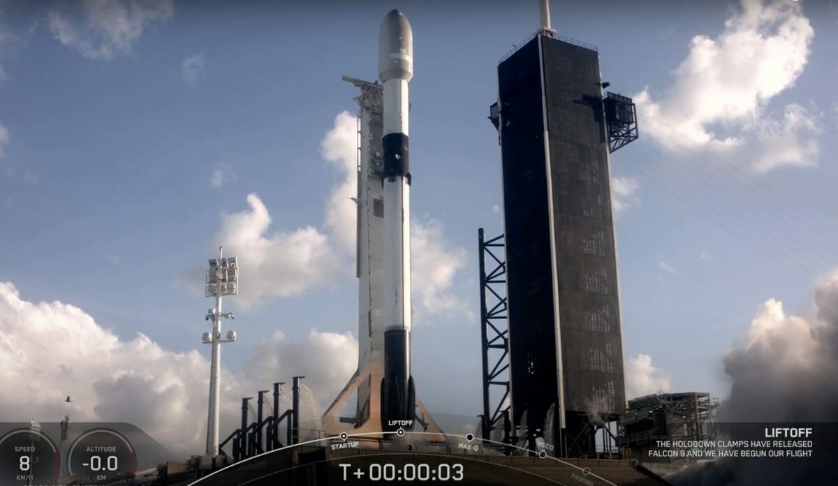 ケネデイー宇宙センター39A発射台から打ち上げられるファルコン9ロケット（Credit: SpaceX Youtube）