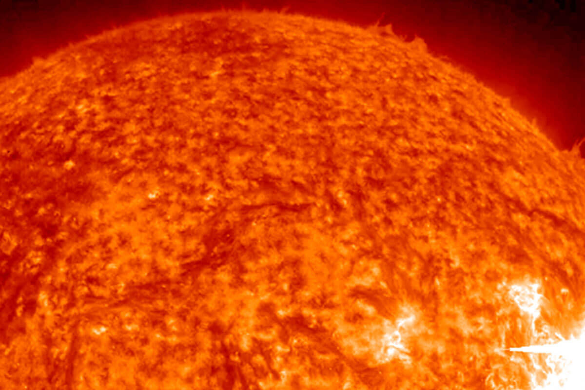 太陽フレアと雷が「宇宙空間との境界」に影響　アレシボ天文台収集データで調査