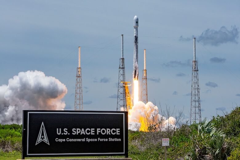 SpaceX、第3世代GPS衛星を打ち上げ　再利用機体でのGPS打ち上げは初