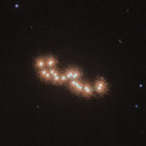 踊る2つの小さな星。ハッブル宇宙望遠鏡が観測し続けた褐色矮星の連星の動き