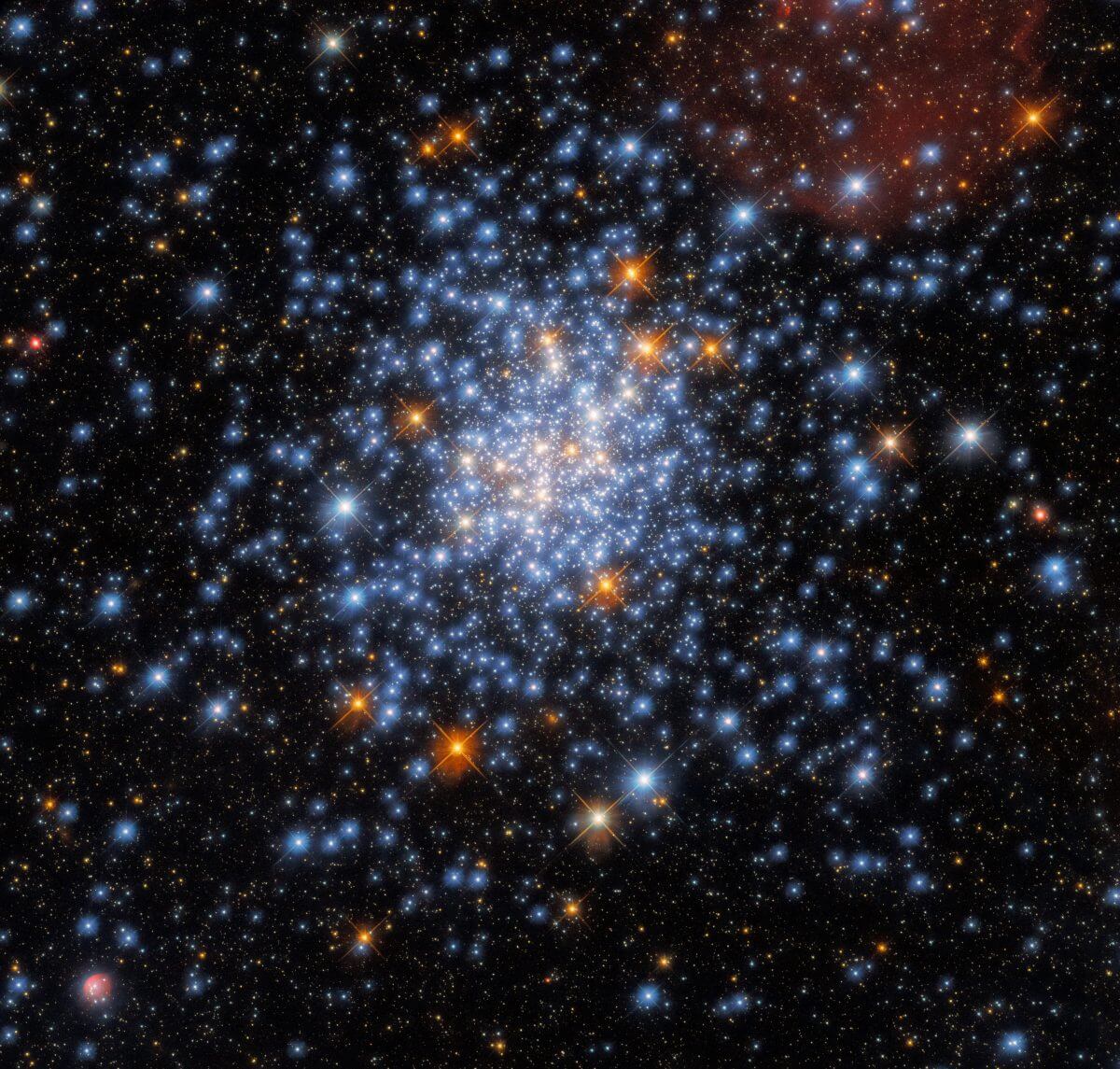 小マゼラン雲の散開星団「NGC 330」（Credit: ESA/Hubble & NASA, J. Kalirai, A. Milone）