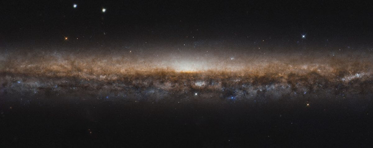 渦巻銀河「NGC 5907」（Credit: ESA/Hubble & NASA, R. de Jong, Acknowledgement: Judy Schmidt (Geckzilla)）