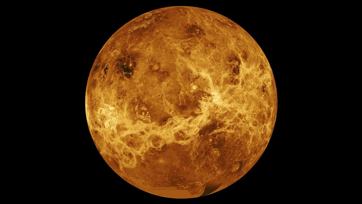 NASAの金星探査機マゼランとパイオニア・ヴィーナス・オービターのデータを合成して作成された金星の画像（Credit: NASA/JPL-Caltech）