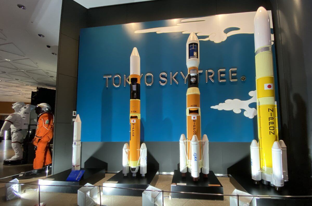 日本のロケットの模型（撮影: 筆者）