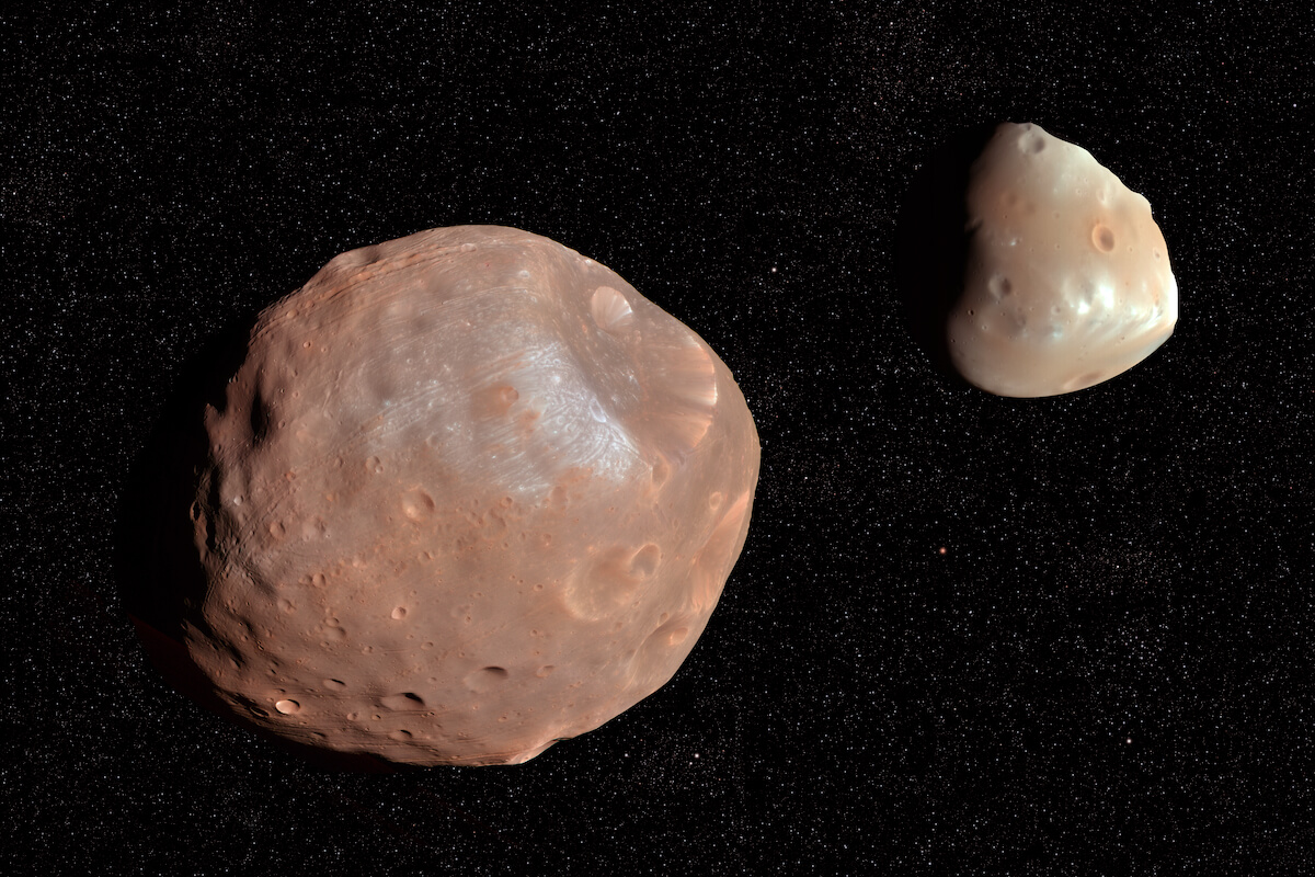 【▲ 火星の衛星「フォボス（手前）」と「ダイモス（右奥）」を再現したCG（Credit: Shutterstock）】