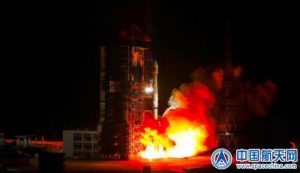 中国、通信技術試験衛星7号の打ち上げに成功　他の衛星も4時間前に打ち上げられる
