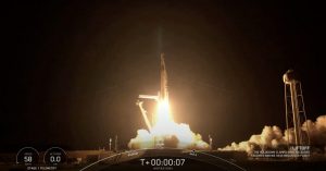スペースX、民間人だけの宇宙飛行ミッション「Inspiration 4」の打ち上げに成功　3日間地球を周回