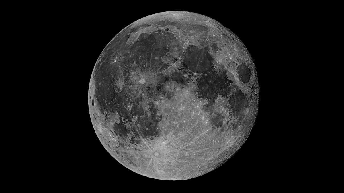 カナリア天体物理学研究所が公開している満月の画像（Credit: A. Rosenberg / D. López (IAC)）