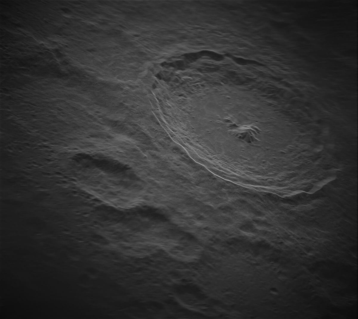 月のティコ・クレーターとその周辺の高解像度レーダー画像（Credit: NRAO/GBO/Raytheon/NSF/AUI）