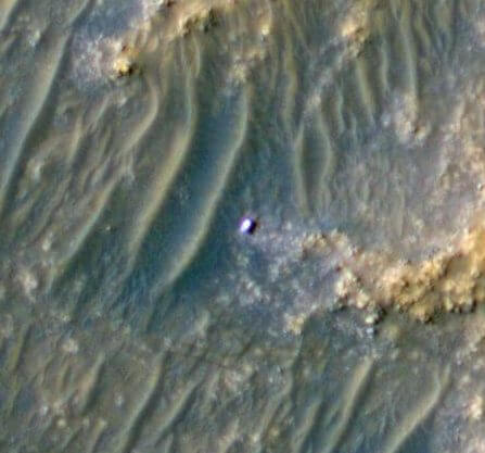 NASAの火星探査機「MRO」が火星探査車「Perseverance」を周回軌道上から撮影