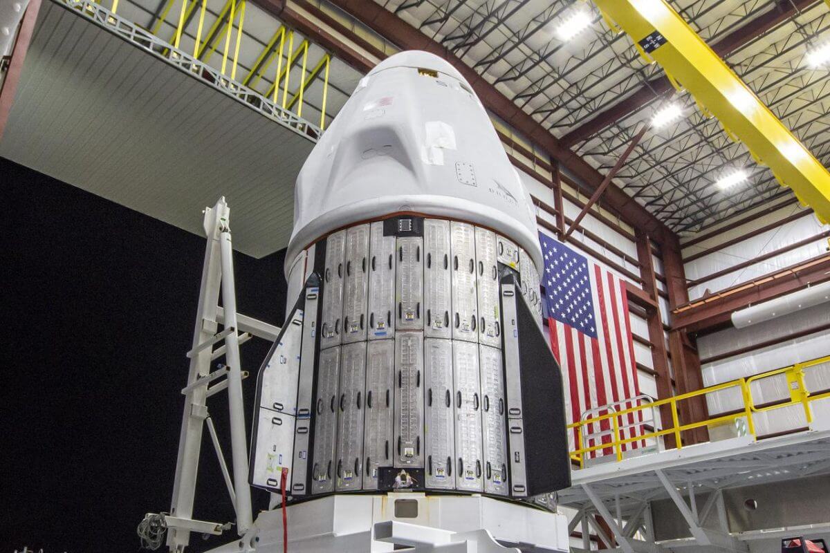 星出飛行士らが搭乗して、地球へ帰還するクルードラゴン宇宙船（Credit: NASA/SpaceX）