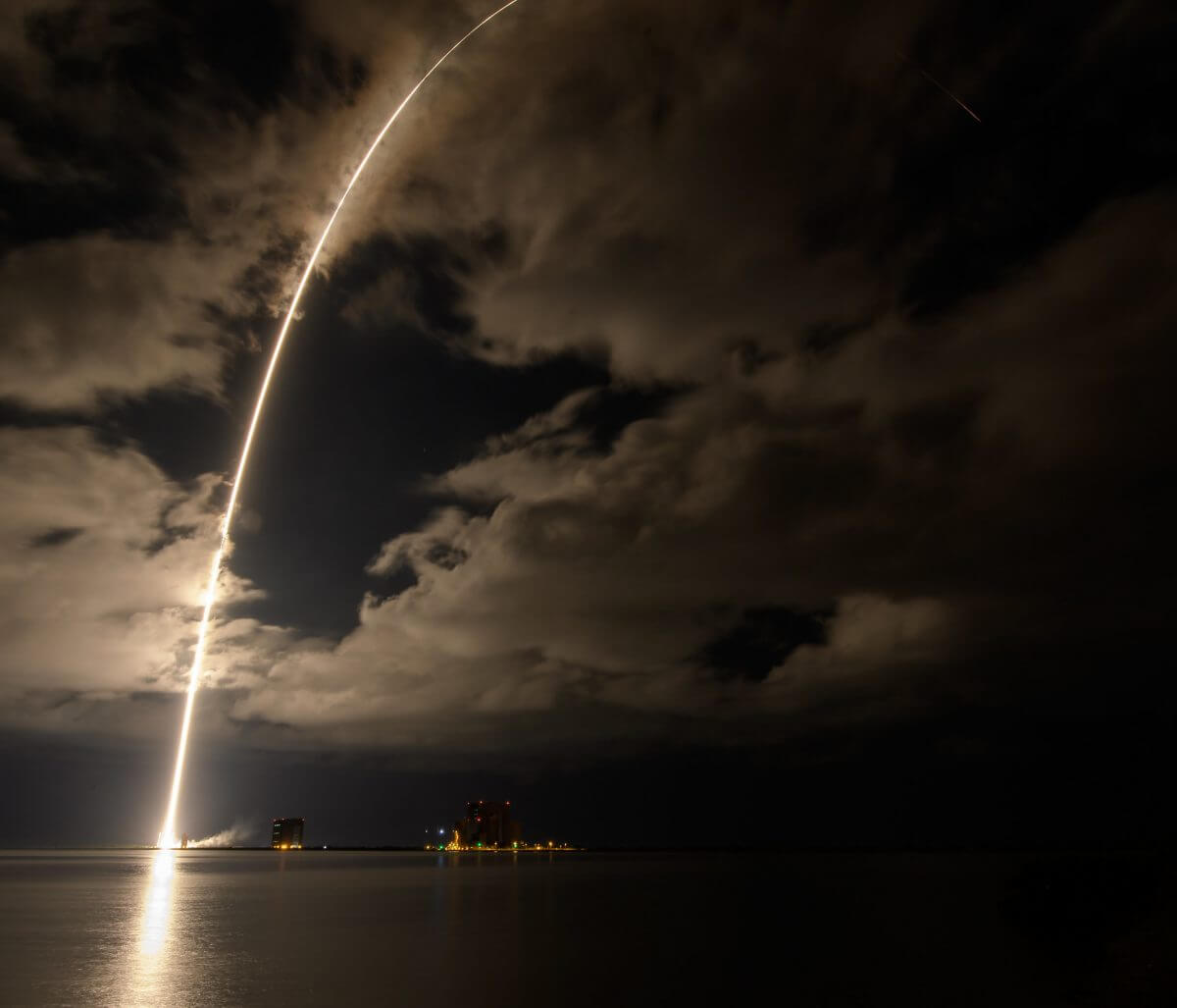 ルーシーを搭載したアトラスVロケットの軌跡（Credit: NASA/Bill Ingalls）