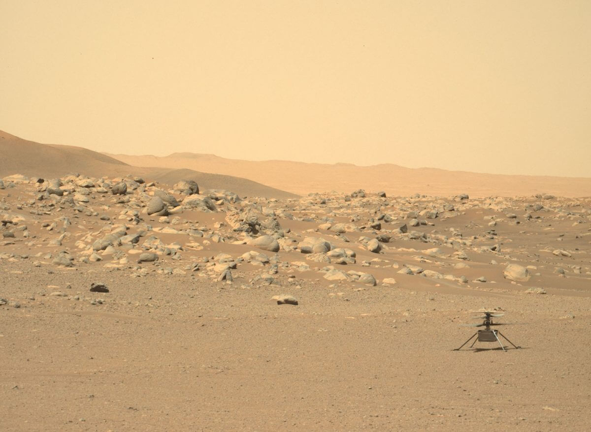 アメリカ航空宇宙局（NASA）の火星ヘリコプター「Ingenuity」（インジェニュイティ、右下）（Credit: NASA/JPL-Caltech/ASU）