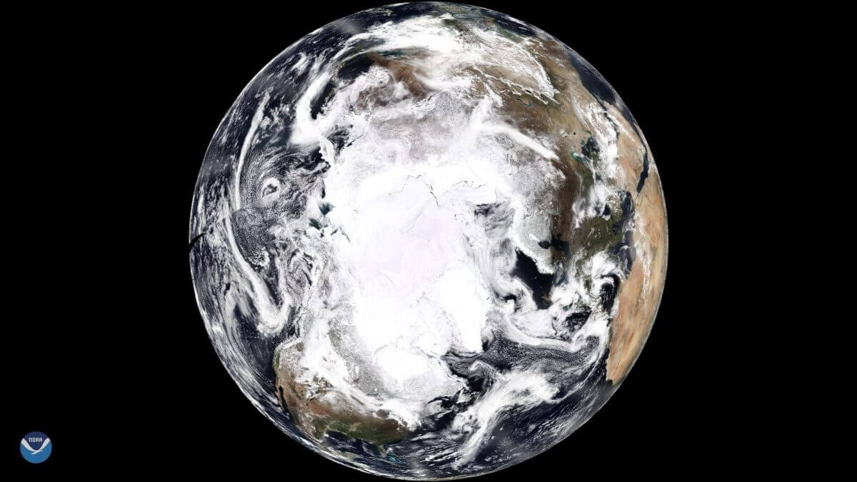 地球観測衛星「NOAA-20」が2018年4月12日に撮影した画像をもとに作成された地球の姿（Credit: NOAA）