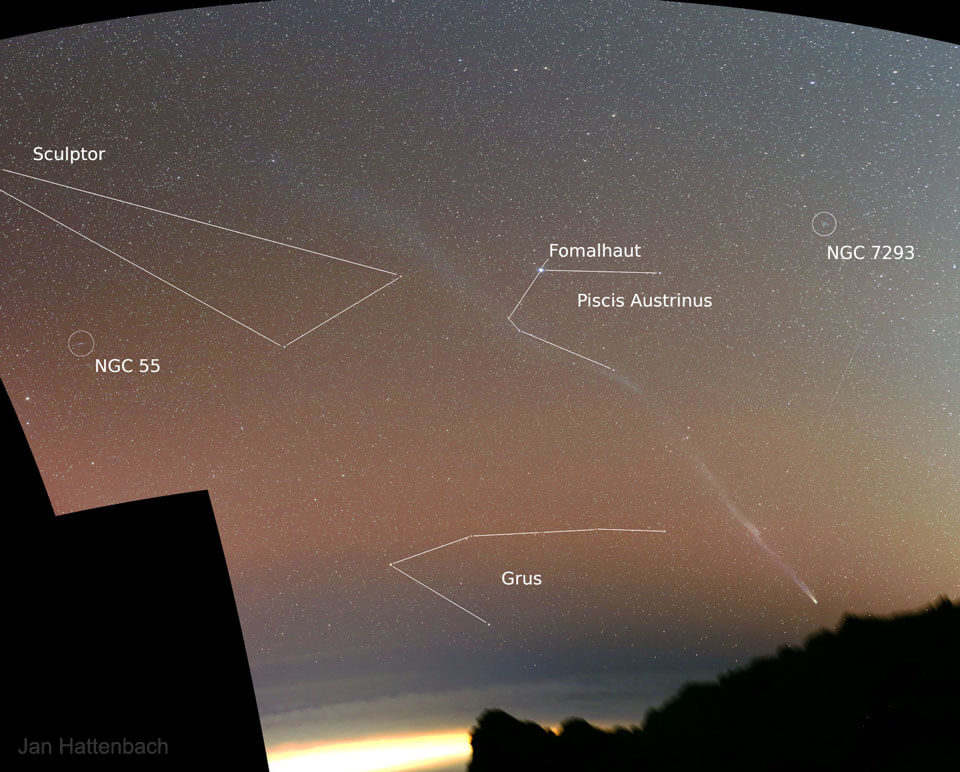 2021年12月末にスペインのカナリア諸島にあるラ・パルマ島から撮影されたレナード彗星の長い尾。（Credit：Jan Hattenbach）
