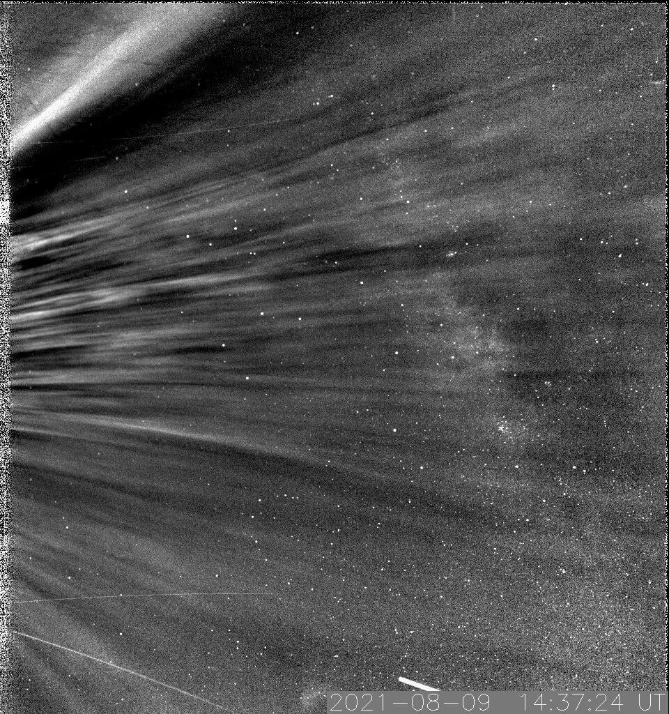 太陽コロナの内側から見た景色【今日の宇宙画像】
