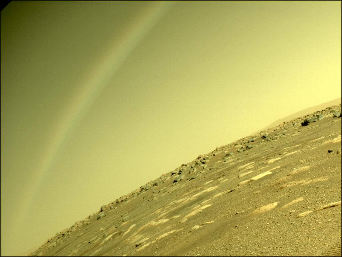 2021年４月、NASAの火星探査車「パーサヴィアランス」が火星で撮影した「虹のようなもの」（Credit: NASA/JPL-Caltech）