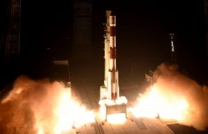 インドがPSLVロケットで衛星3機の打ち上げに成功、2021年8月の打ち上げ失敗以来初