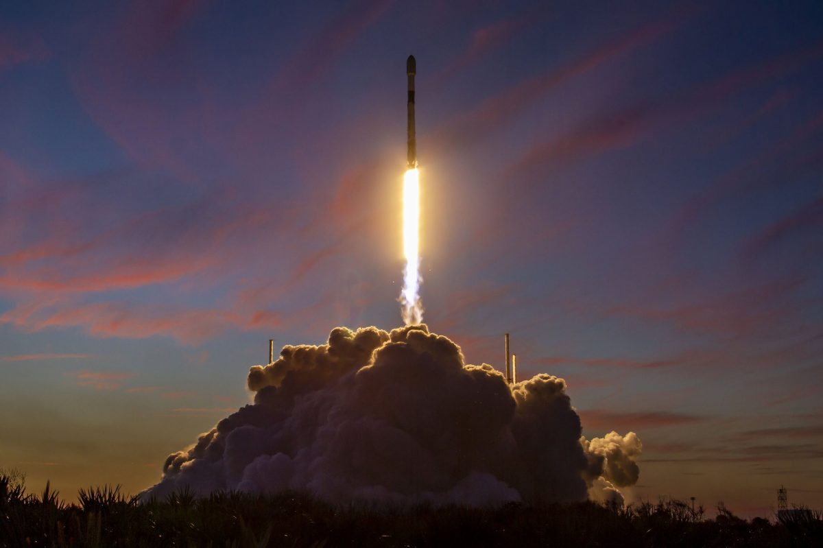 ケープカナベラル宇宙軍基地から打ち上げられたファルコン9ロケット（Credit: SpaceX）