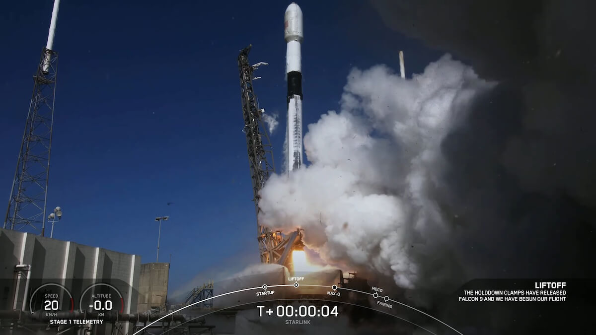 打ち上げられたファルコン9ロケット。スターリンク46機を搭載（Credit: SpaceX YouTube）