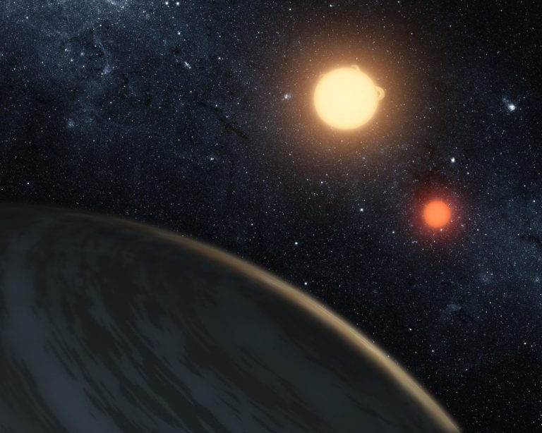 2つの恒星を公転する「周連星惑星」視線速度法による地上からの観測で初めて検出成功
