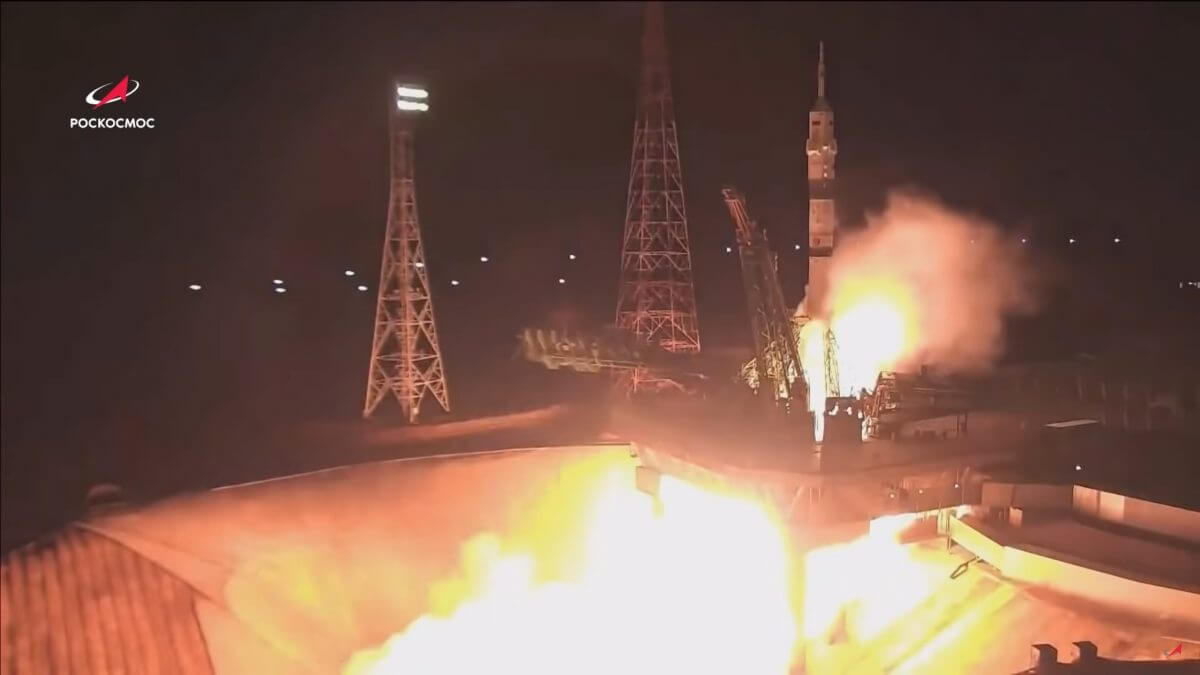 有人宇宙船「ソユーズMS-21」を搭載してバイコヌール宇宙基地を離床する「ソユーズ2.1a」ロケット（Credit: Roscosmos）
