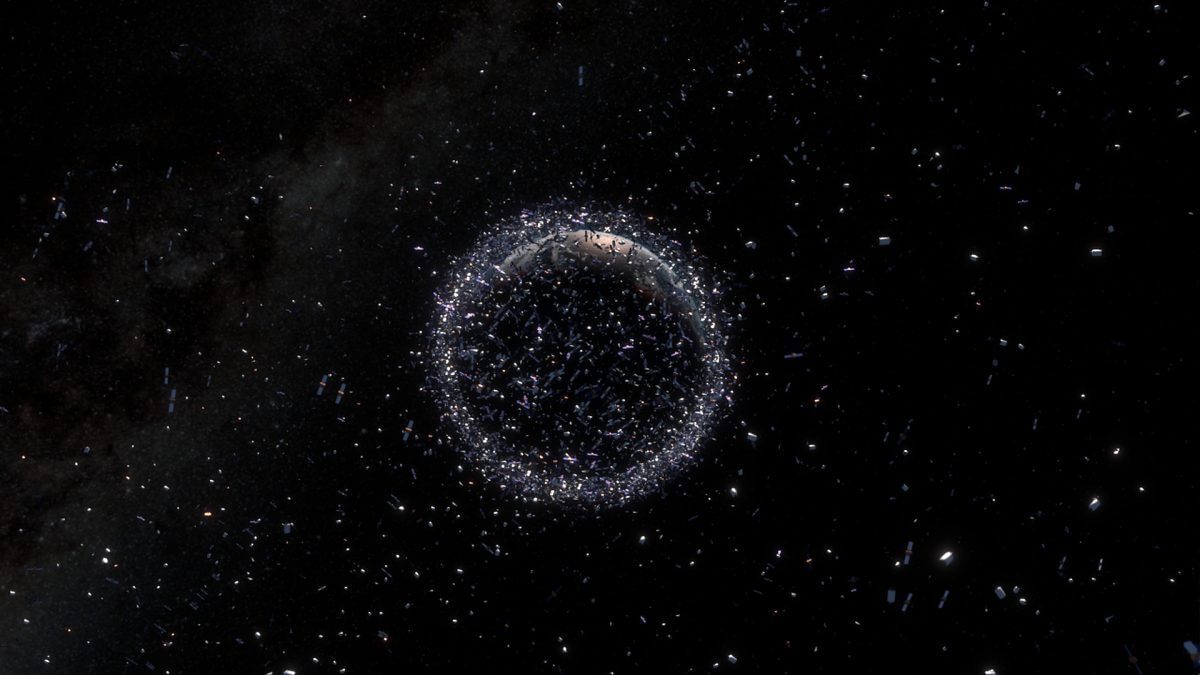 地球を取り囲むスペースデブリのイメージ図（Credit: ESA/ID&amp;Sense/ONiRiXEL, CC BY-SA 3.0 IGO）