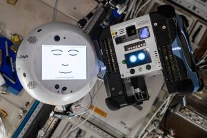 宇宙飛行士の「同僚」2体、国際宇宙ステーションで出会う