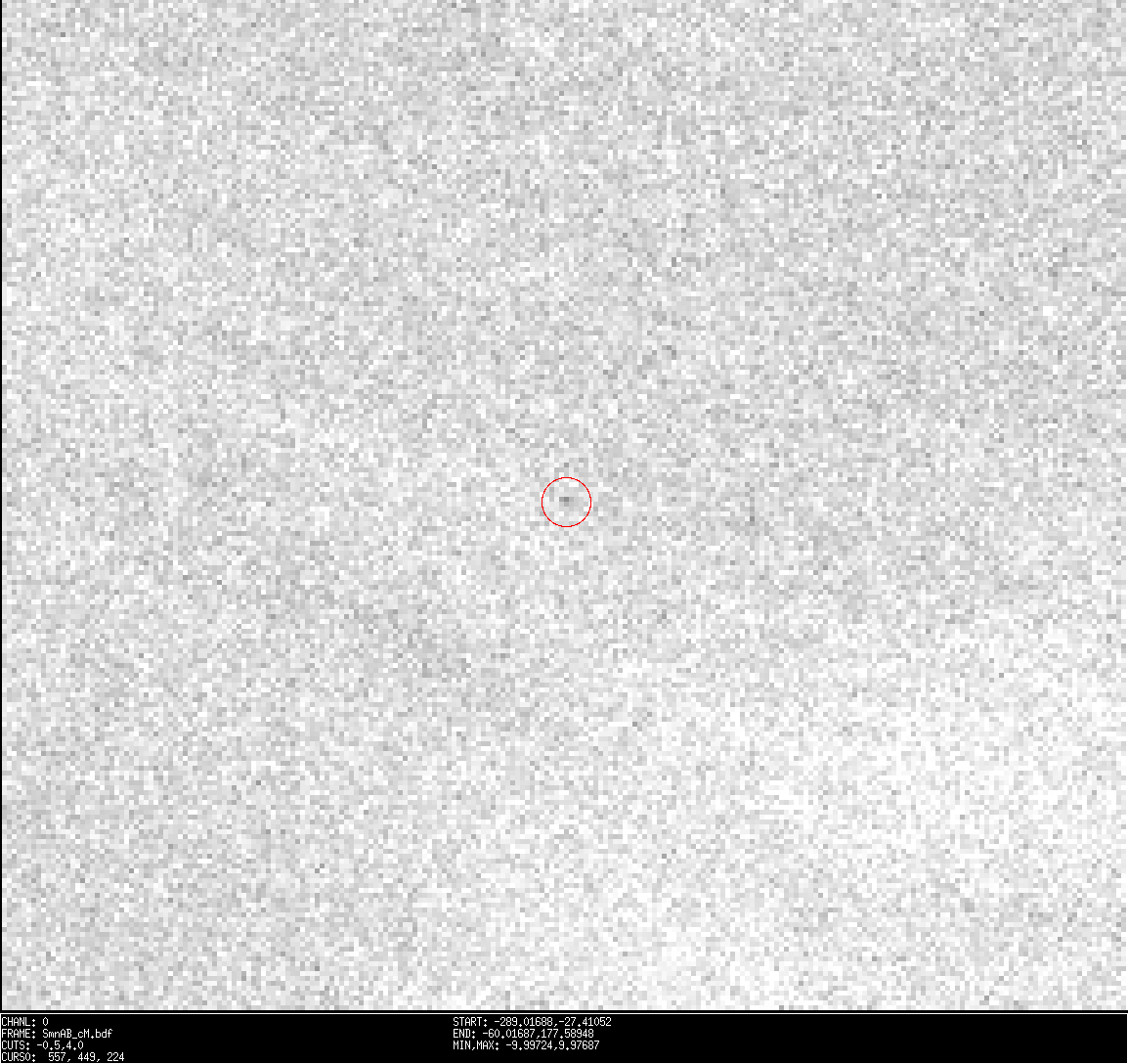 【▲ 超大型望遠鏡（VLT）を使って検出された2021 QM1（赤丸）。背景の星々を除外する画像処理が施されている（Credit: ESA）】