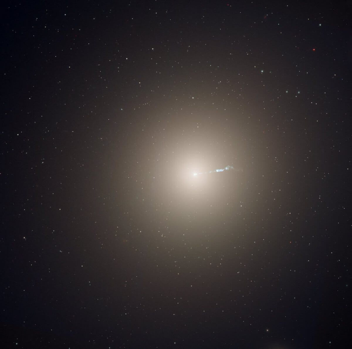 【▲ ハッブル宇宙望遠鏡が撮影した楕円銀河「M87（Messier 87）」（Credit: NASA, ESA, and the Hubble Heritage Team (STScI/AURA); Acknowledgment: P. Cote (Herzberg Institute of Astrophysics) and E. Baltz (Stanford University)）】