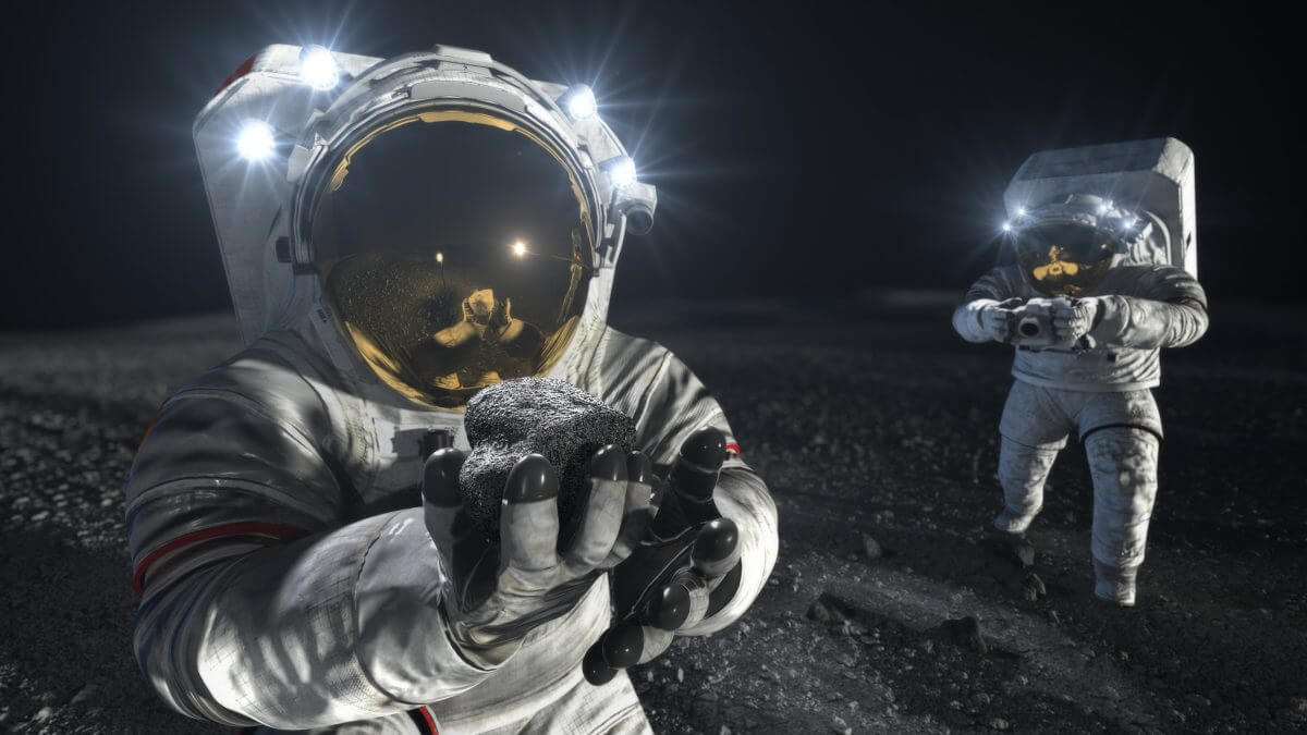 【▲ 次世代宇宙服を装着して月面を探査する宇宙飛行士の想像図（Credit: NASA）】