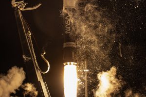 ロケットラボ 、NASAの小型衛星「CAPSTONE」の打ち上げと軌道投入に成功　月長楕円極軌道を調査予定