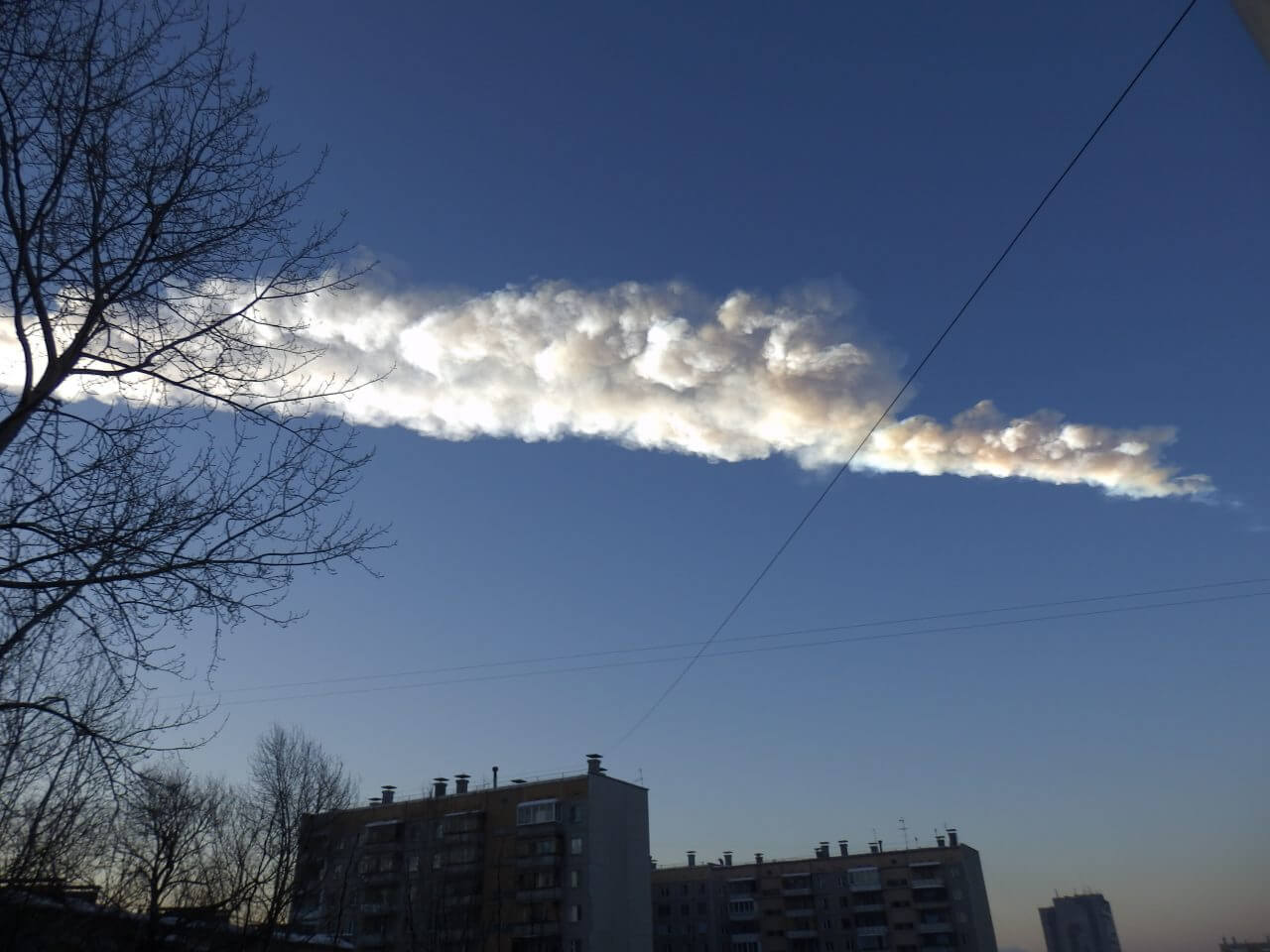 【▲ 図1: チェリャビンスク隕石の塵は、大気中をしばらく漂い、やがて地面に落下しました。 (Image Credit:Uragan. TT ) 】