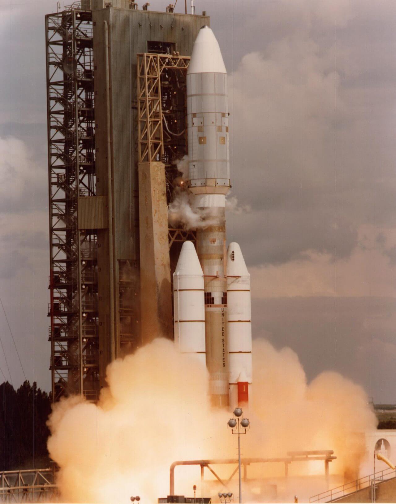 【▲ ボイジャー2号を搭載したタイタンIIIEロケットの打ち上げ（Credit: NASA/JPL-Caltech）】