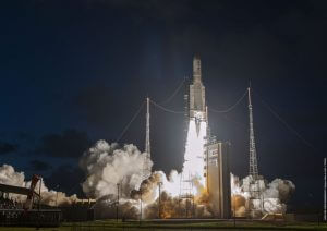 通信衛星搭載のアリアン5ロケット打ち上げ成功 タレス・アレニア・スペースが製造した最大の衛星