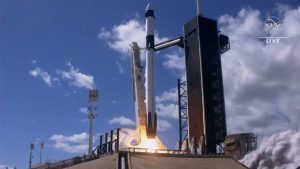 若田光一さんたち4名を乗せた有人宇宙船「クルードラゴン」打ち上げ成功